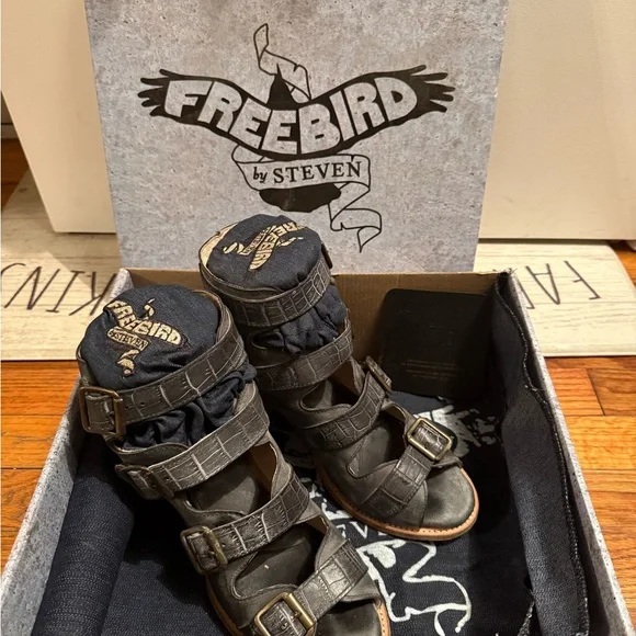 Freebird By Steven Grey Quail Strappy Buckle Bootie Sandals Size 9 - Picture 2 of 8